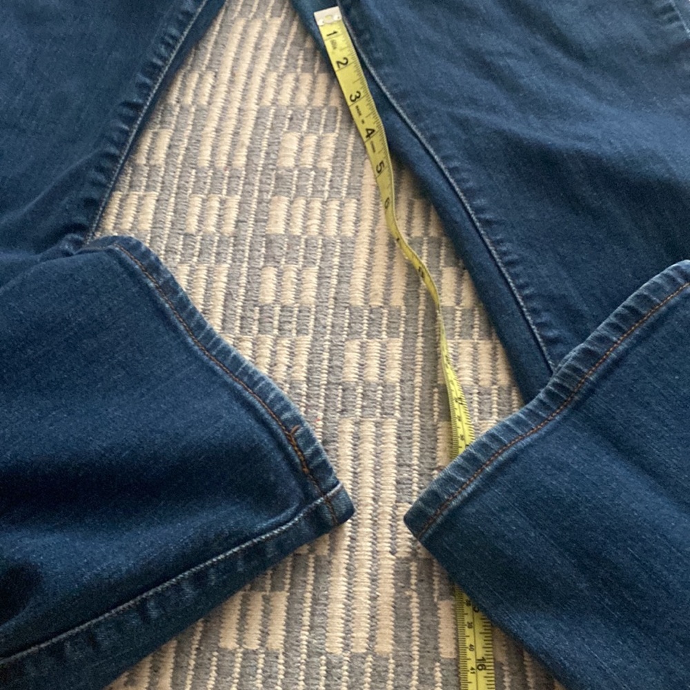 Levi jeans sz 8 - Picture 5 of 5